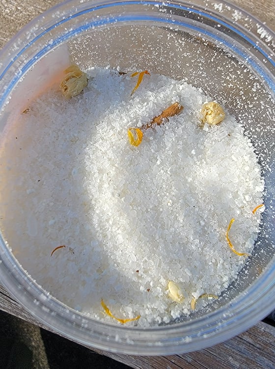 Royal Bee - Herbal Milk Bath Soak